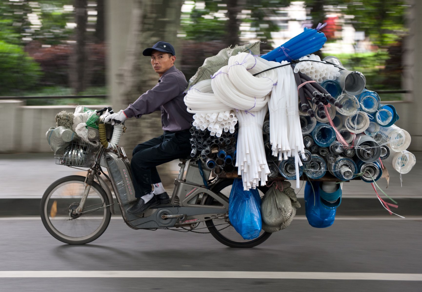 Es gibt nichts, was nicht auf ein Zweirad passt ! Foto: Boris Roessler