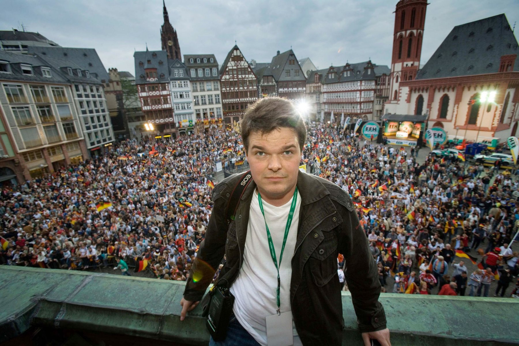 Die Massen jubeln selten für die Fotografen, aber als Hintergrundkulisse ist der Frankfurter Römerberg wirklich toll.